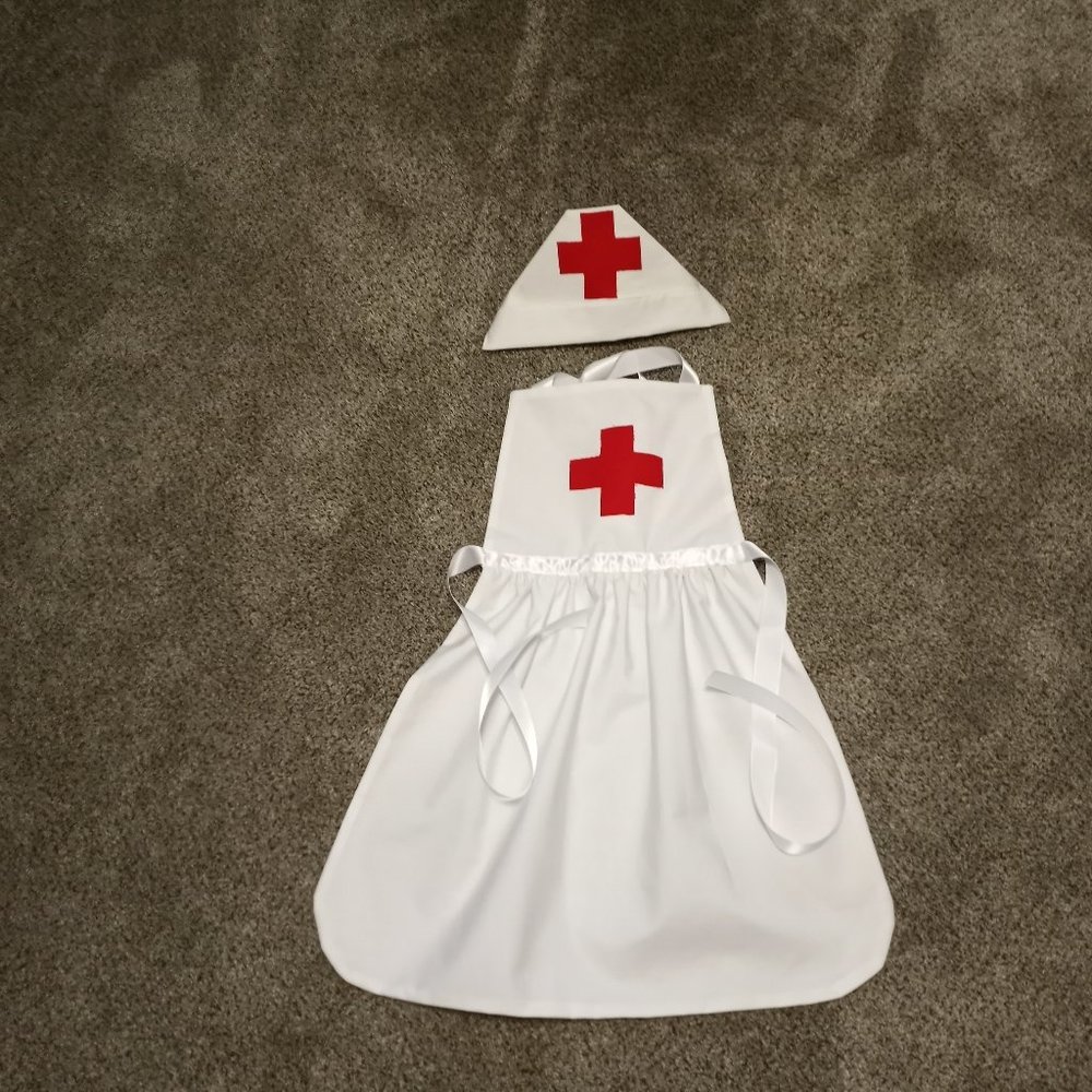 Nurse's dress up apron and nurse's hat